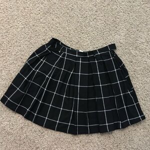 Hot Topic Black and White Plaid Pleated Skirt